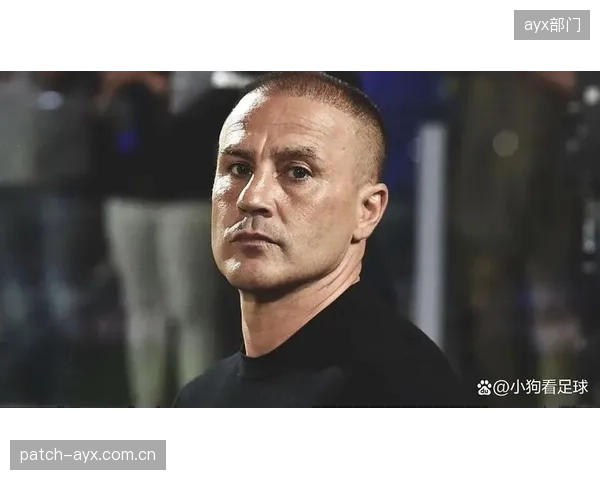 卡纳瓦罗的战术中,后卫精准长传直接找边翼卫是进攻发起关键一环。 卡纳瓦罗的战术中,后卫精准长传直接找边翼卫是进攻发起关键一环。